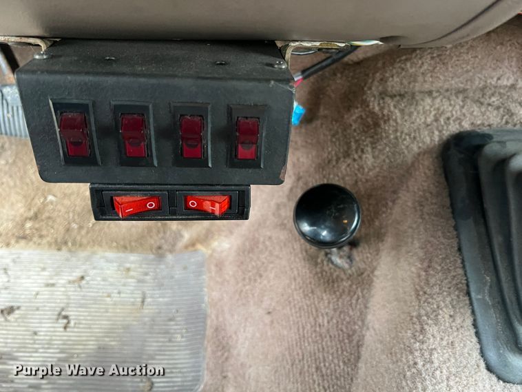 image for item ID9304 1996 Ford F450  rollback truck