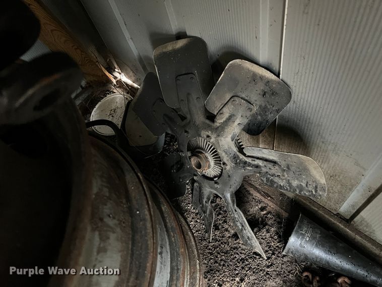 image for item ID9304 1996 Ford F450  rollback truck