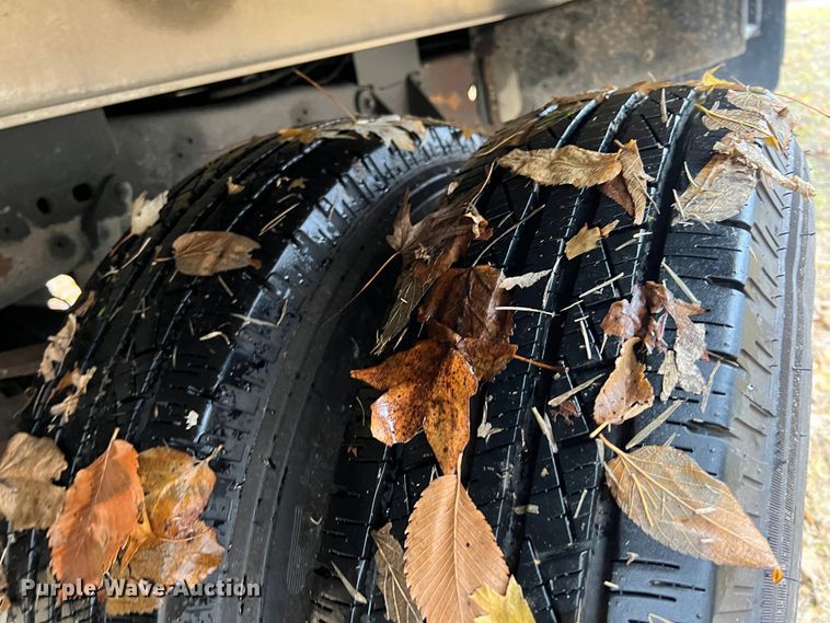 image for item ID9304 1996 Ford F450  rollback truck