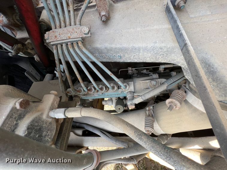 image for item ID9365 1993 International 4900  flatbed truck