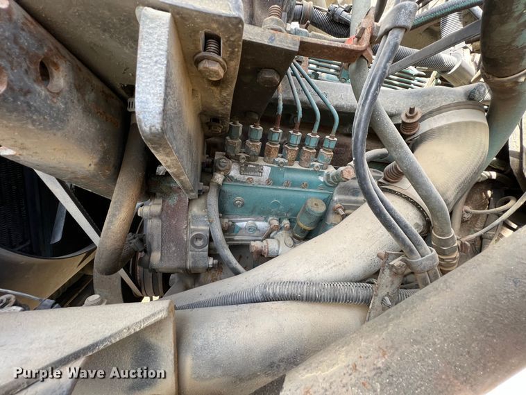 image for item ID9365 1993 International 4900  flatbed truck