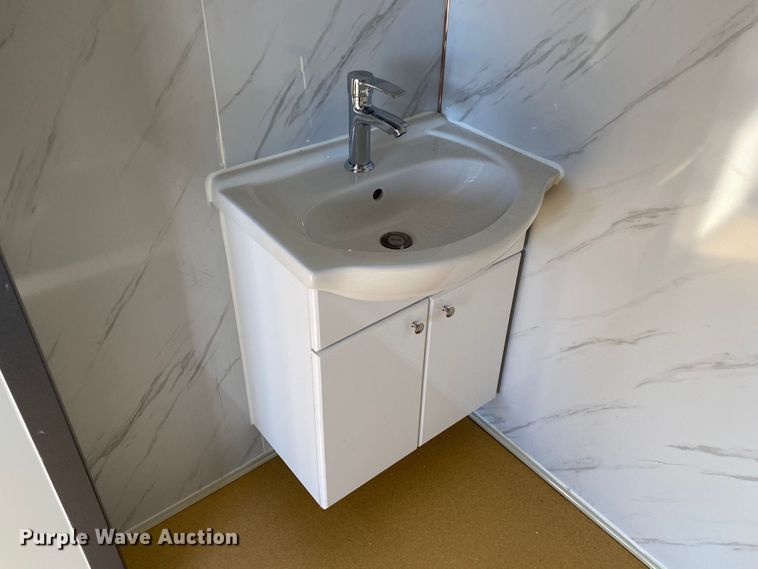 image for item IG9885 Portable restroom