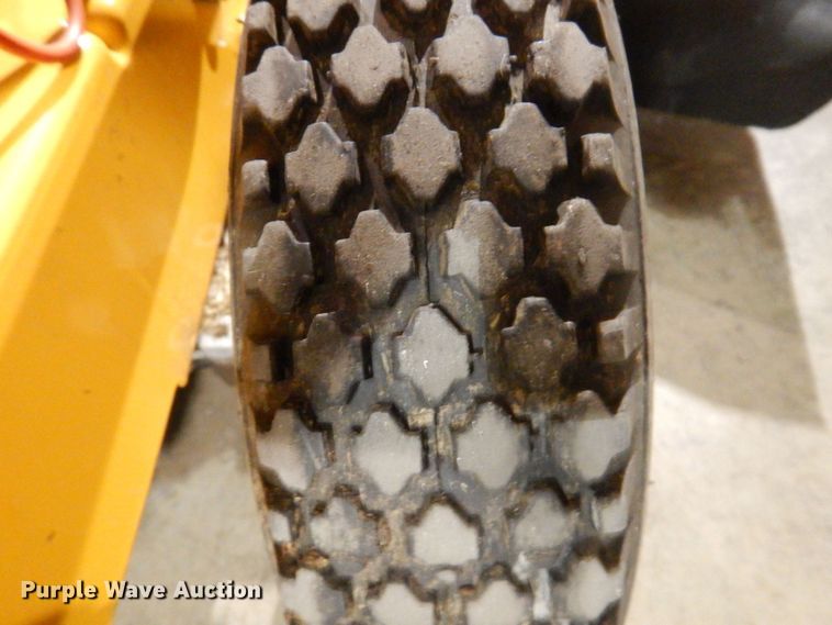 image for item IO9250 2013 Cub Cadet  lawn mower