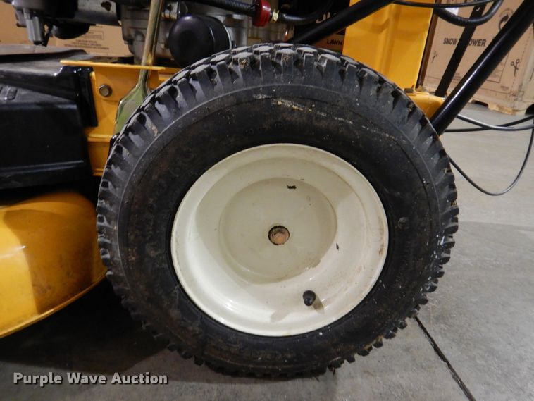 image for item IO9250 2013 Cub Cadet  lawn mower