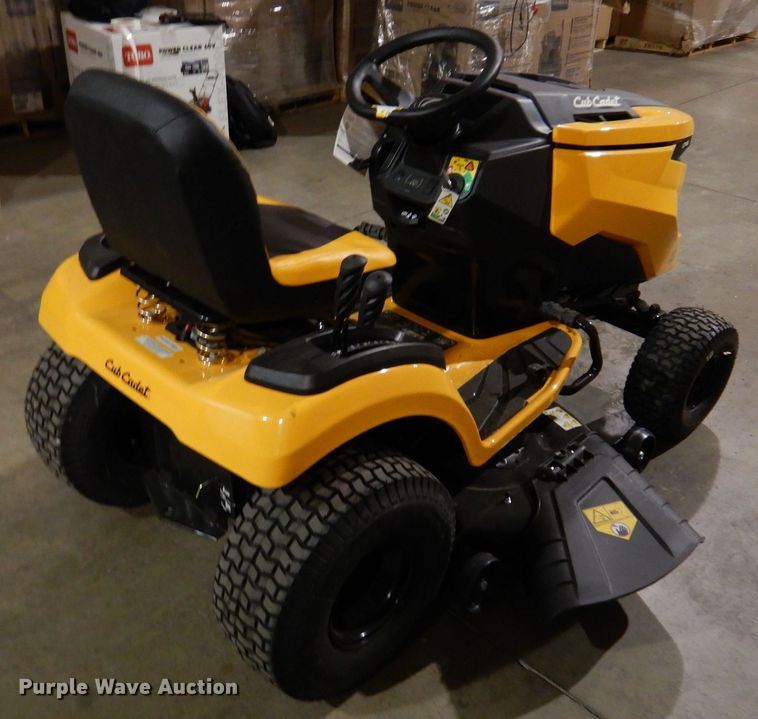 image for item IO9252 2022 Cub Cadet LT46  lawn mower