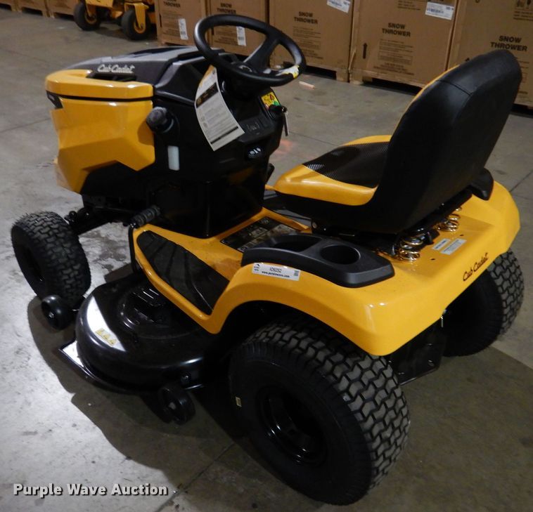 image for item IO9252 2022 Cub Cadet LT46  lawn mower