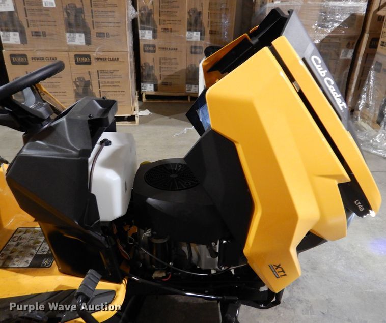 image for item IO9252 2022 Cub Cadet LT46  lawn mower