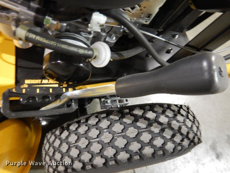 image for item IO9255 2022 DeWalt DW33  lawn mower