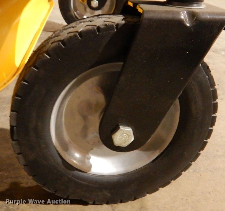 image for item IO9255 2022 DeWalt DW33  lawn mower