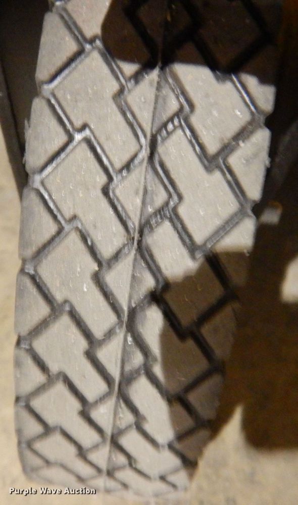 image for item IO9255 2022 DeWalt DW33  lawn mower