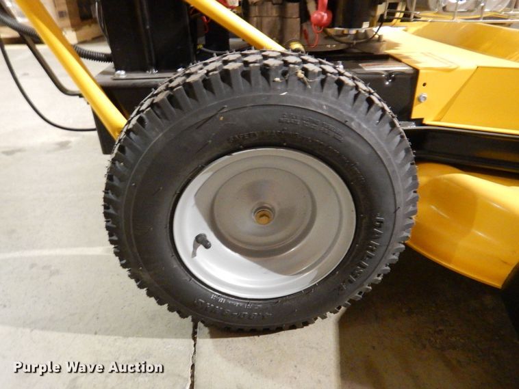 image for item IO9255 2022 DeWalt DW33  lawn mower