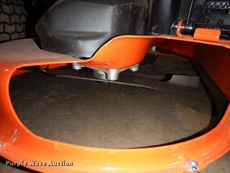 image for item IO9261 2022 Husqvarna YTH24V54  lawn mower