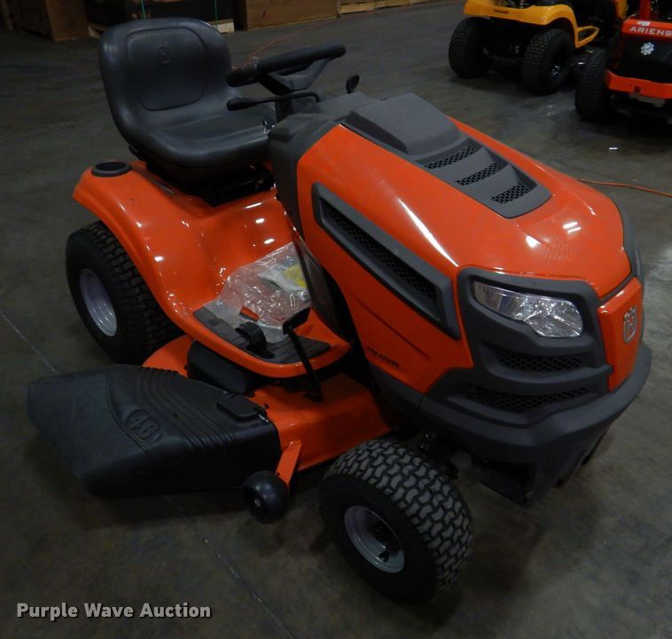 image for item IO9268 2020 Husqvarna YTH 22V46  lawn mower