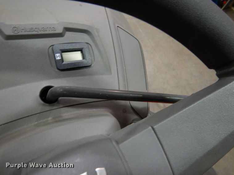 image for item IO9268 2020 Husqvarna YTH 22V46  lawn mower