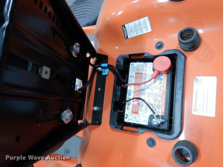 image for item IO9268 2020 Husqvarna YTH 22V46  lawn mower