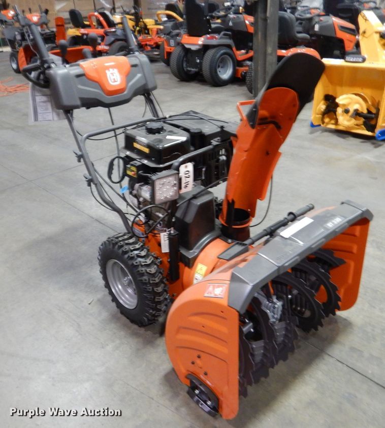 image for item IO9280 2021 Husqvarna ST330  snow blower