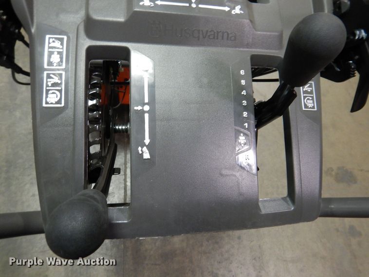 image for item IO9280 2021 Husqvarna ST330  snow blower