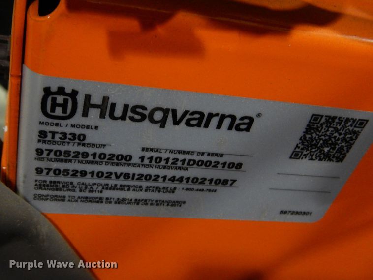 image for item IO9280 2021 Husqvarna ST330  snow blower