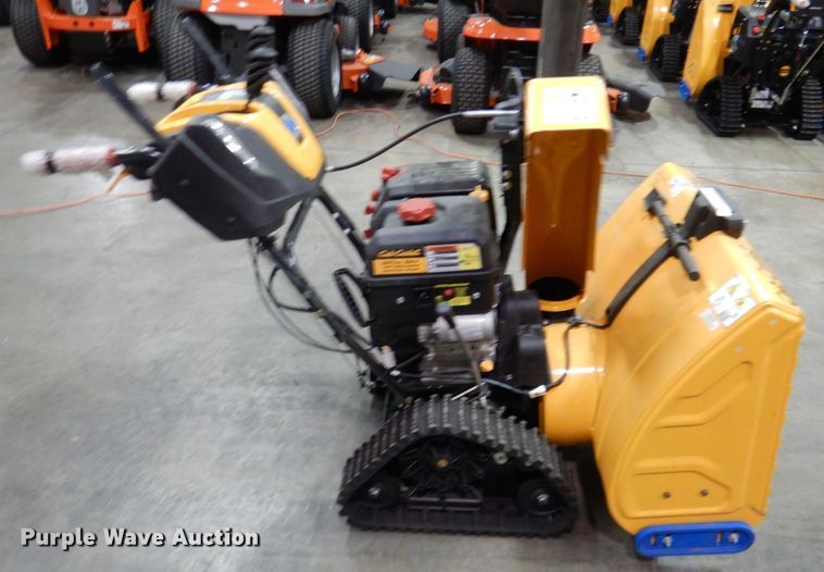 image for item IO9292 2020 Cub Cadet 2X  snow blower