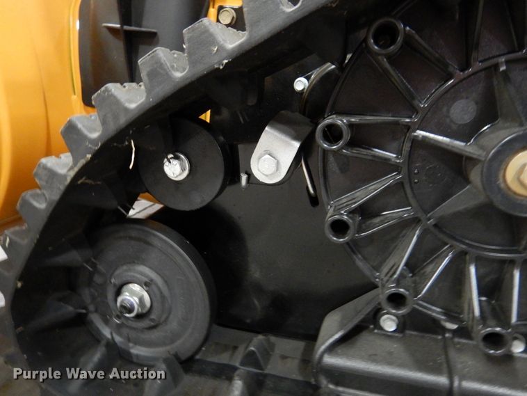 image for item IO9292 2020 Cub Cadet 2X  snow blower