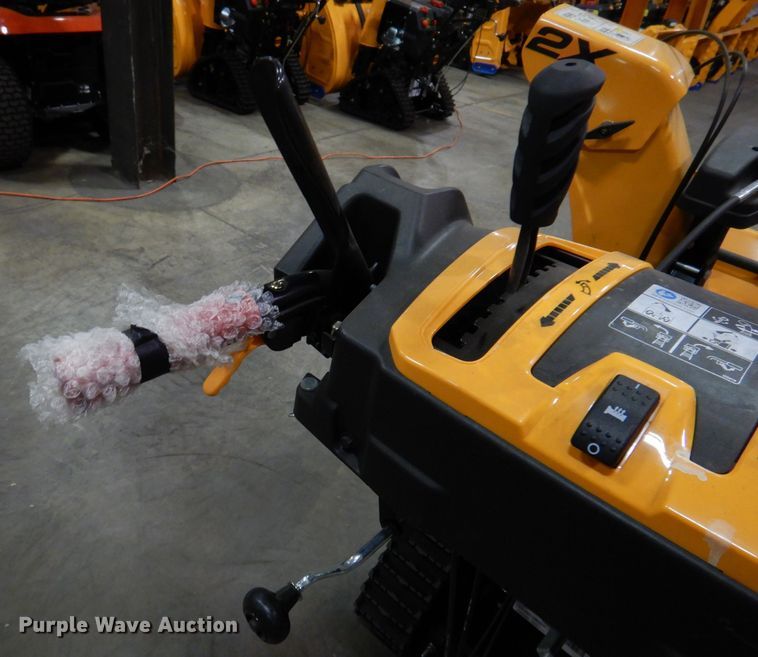 image for item IO9293 2019 Cub Cadet 2X  snow blower