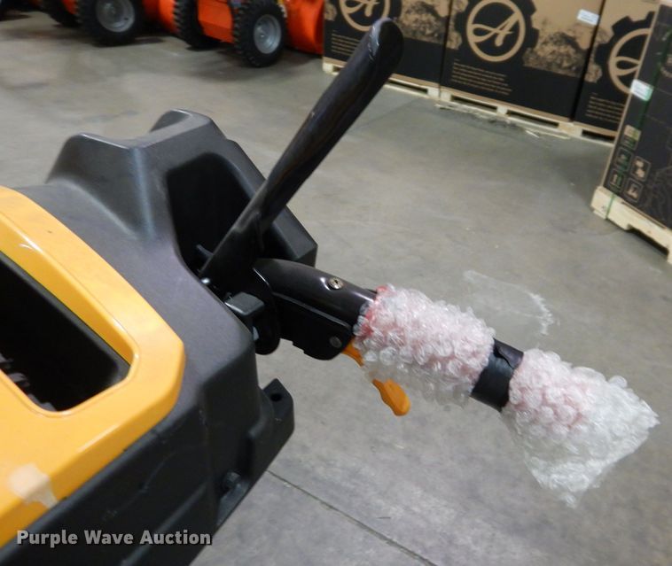 image for item IO9293 2019 Cub Cadet 2X  snow blower