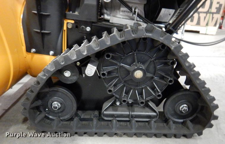 image for item IO9293 2019 Cub Cadet 2X  snow blower