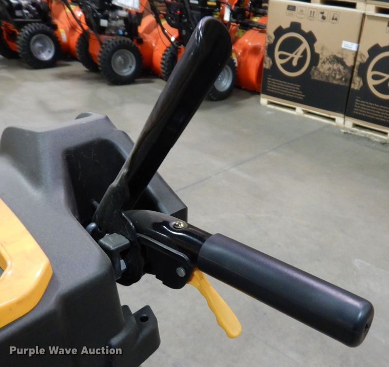 image for item IO9305 2020 Cub Cadet 2X  snow blower