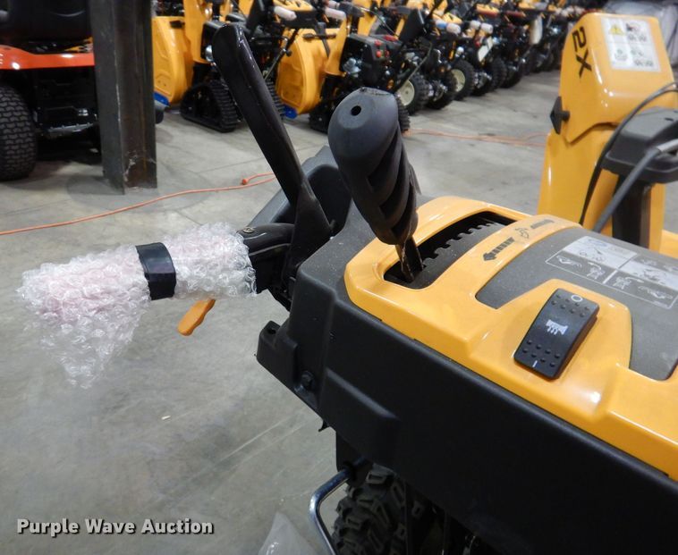 image for item IO9317 2019 Cub Cadet 2X  snow blower