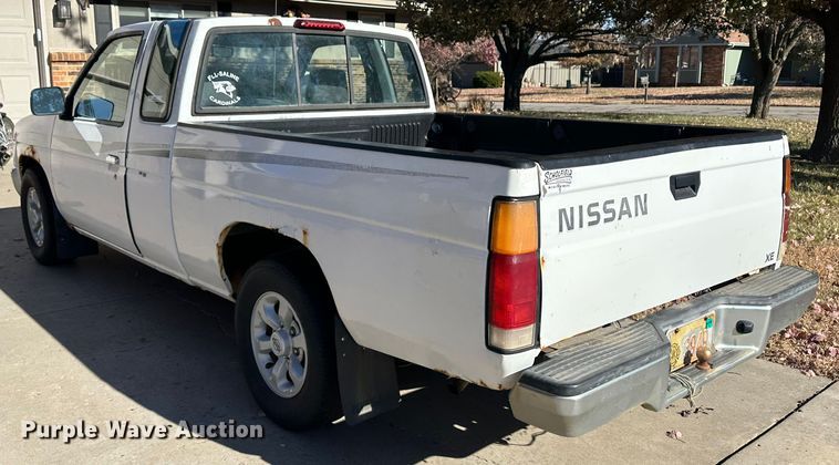 image for item JD9772 1997 Nissan  pickup truck