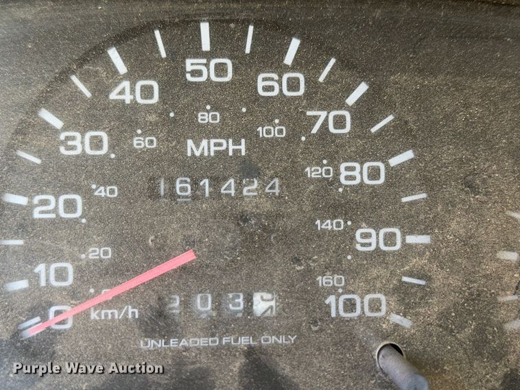 image for item JD9772 1997 Nissan  pickup truck