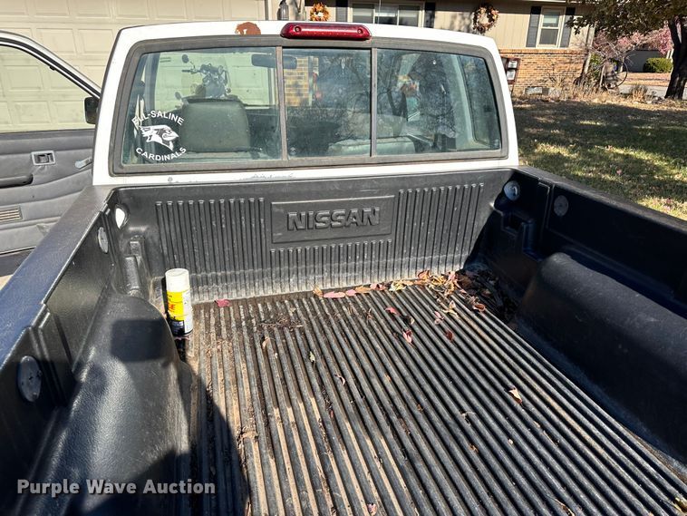 image for item JD9772 1997 Nissan  pickup truck