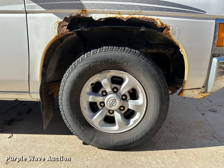 image for item JD9772 1997 Nissan  pickup truck