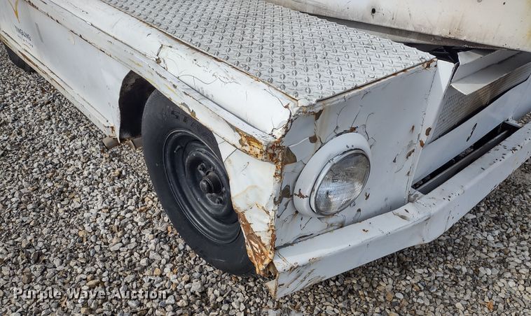 image for item JK9139 1970 Cochran Western 351  baggage conveyer vehicle