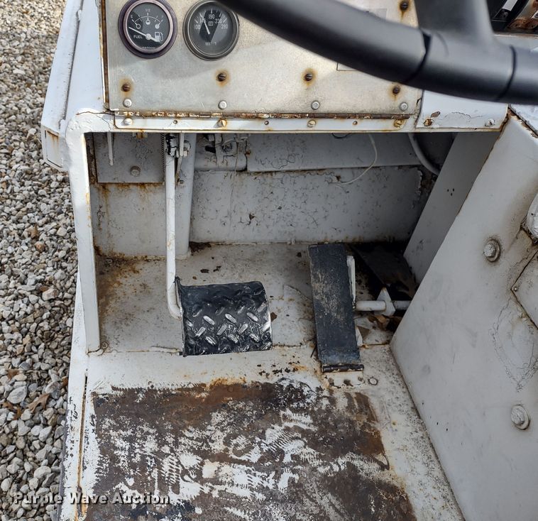 image for item JK9139 1970 Cochran Western 351  baggage conveyer vehicle