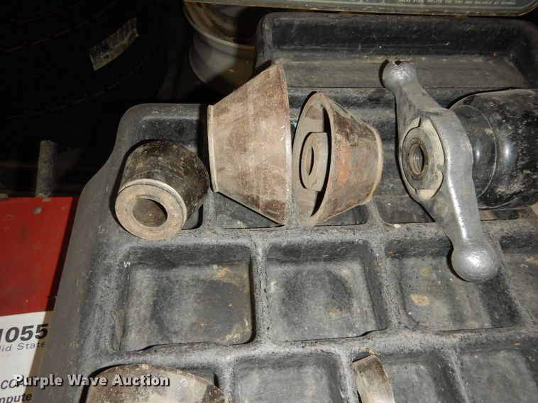 image for item JQ9979 Coats 1055  wheel balancer