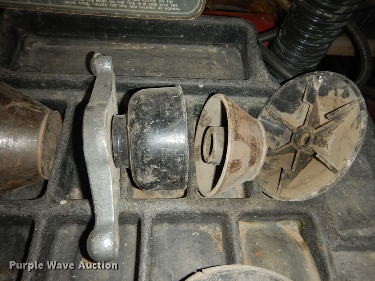 image for item JQ9979 Coats 1055  wheel balancer