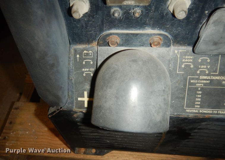 image for item JQ9980 Lincoln Electric Ranger 305G  welder