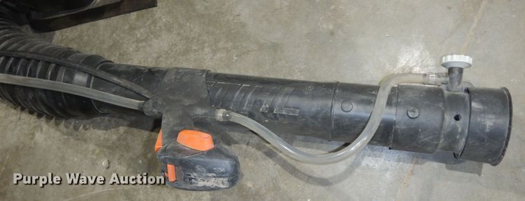 image for item JR9001 Lawn and garden equipment