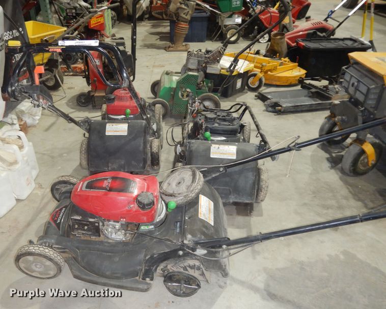 image for item JR9001 Lawn and garden equipment