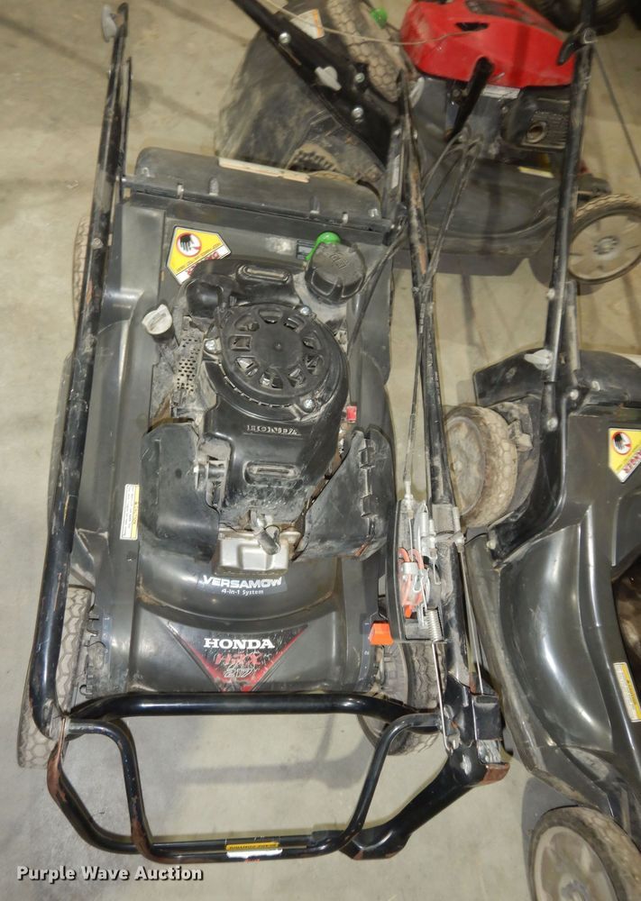 image for item JR9001 Lawn and garden equipment