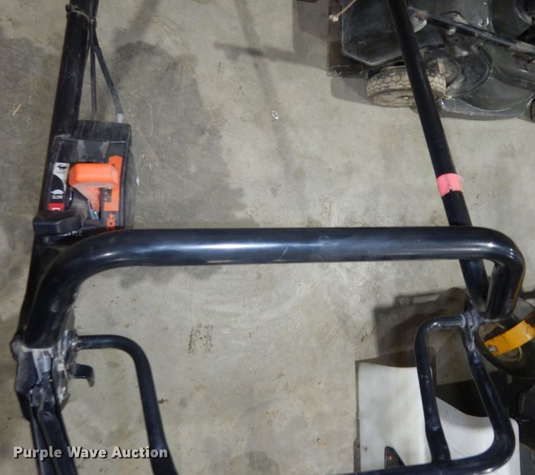 image for item JR9001 Lawn and garden equipment