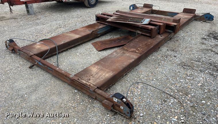 image for item JU9695 Rotary SM121  automotive lift