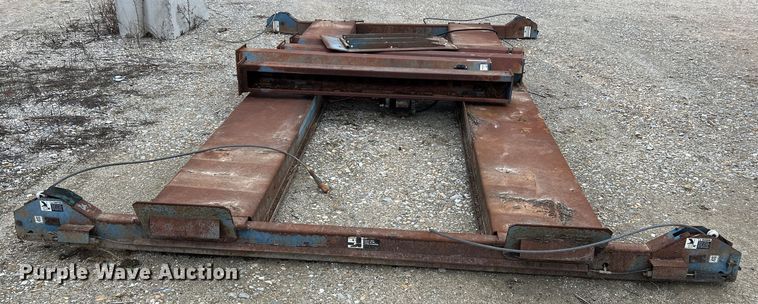 image for item JU9695 Rotary SM121  automotive lift