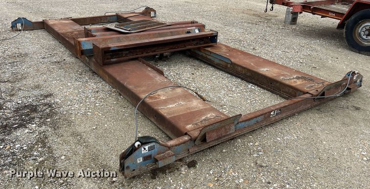 image for item JU9695 Rotary SM121  automotive lift