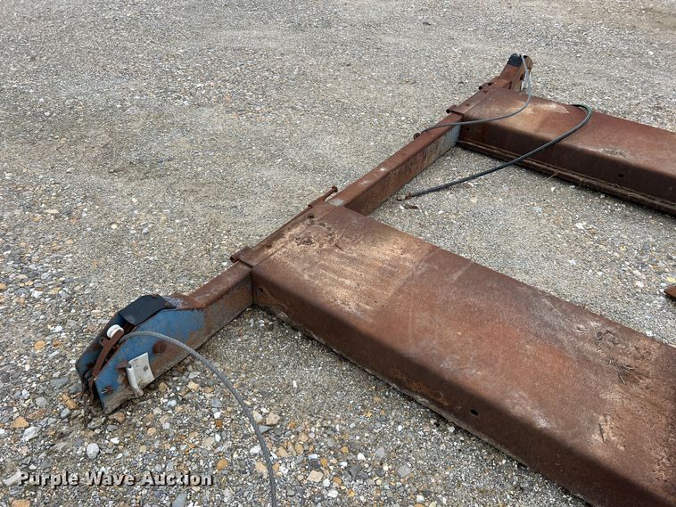 image for item JU9695 Rotary SM121  automotive lift