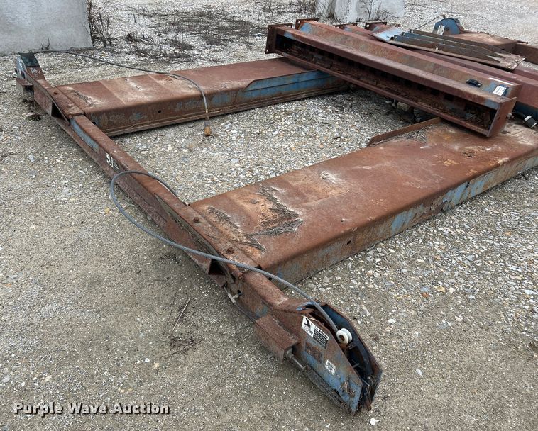 image for item JU9695 Rotary SM121  automotive lift