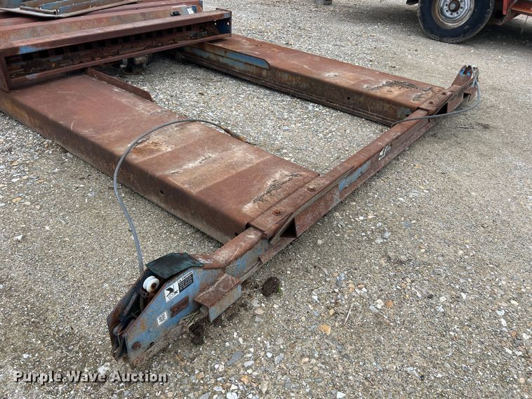 image for item JU9695 Rotary SM121  automotive lift