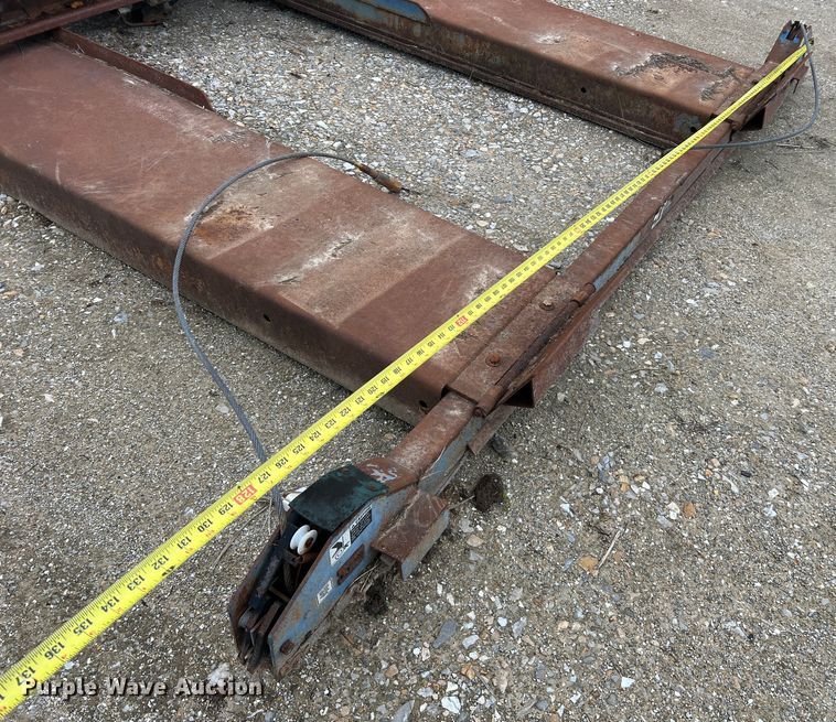 image for item JU9695 Rotary SM121  automotive lift