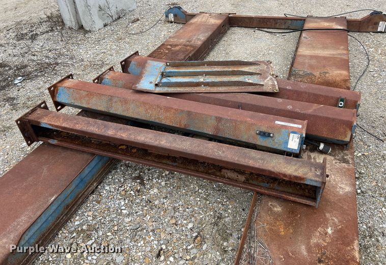 image for item JU9695 Rotary SM121  automotive lift